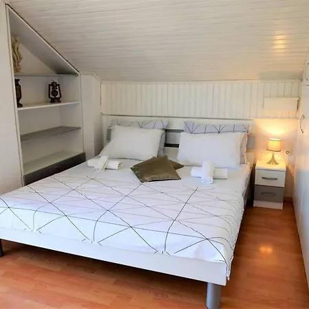 Beautiful Sea-view In Croatia Apartamento Marina (Bossoglina)