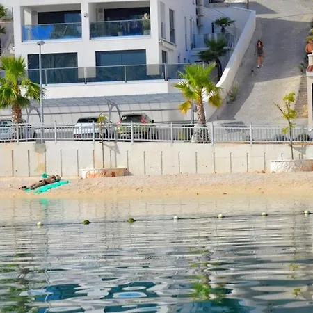 Beautiful Sea-view In Croatia Apartamento Marina (Bossoglina)